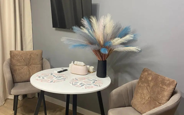 Апартаменты с Балконом и Видом на Русский Мост