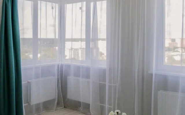 V Tsentralnom Parke Na Krupskoy Flat