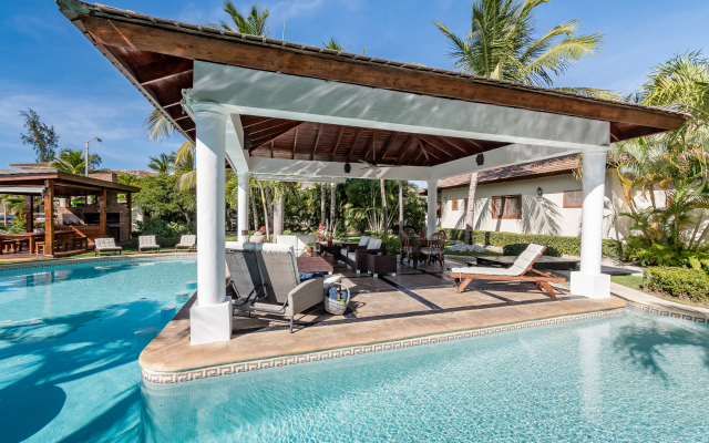 Luxury & Stunning Villa in Cocotal with Pool Villa