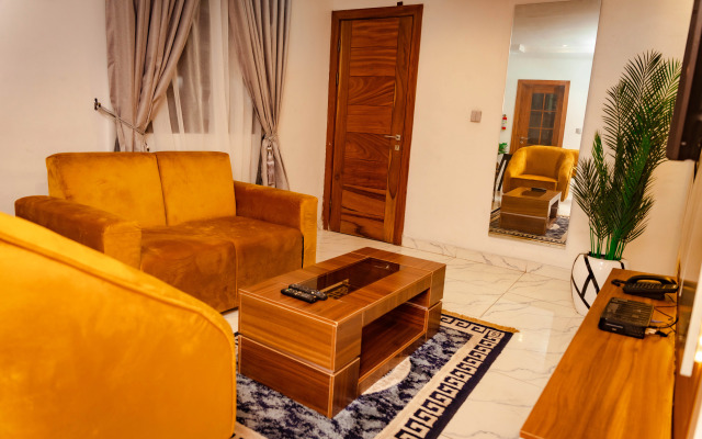 24/7 Luxury Apartments