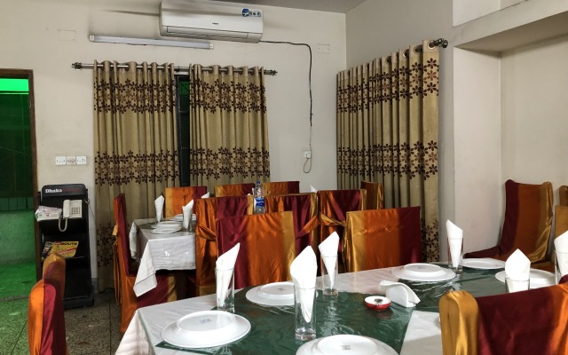 Green House Hotel & Tours