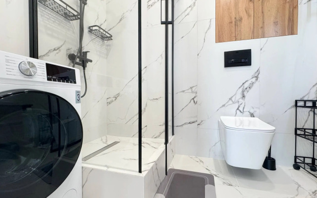 Квартира Уютная с Видом на Море и Русский Мост