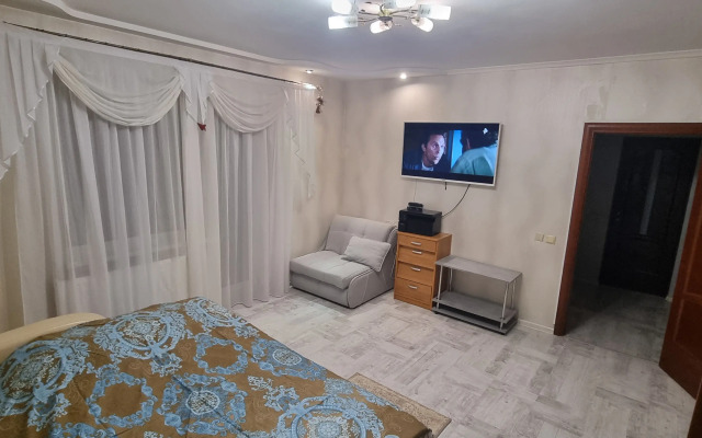 Luchshaya Gakuna Flat