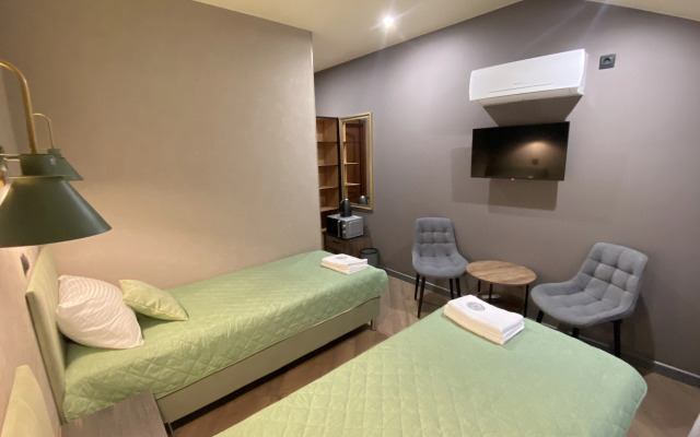 Апартаменты студия 7 Дворик Друзей