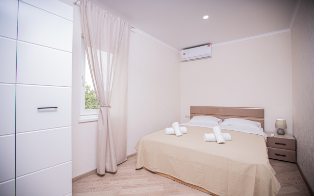 S Mandarinovim Sadom Private House