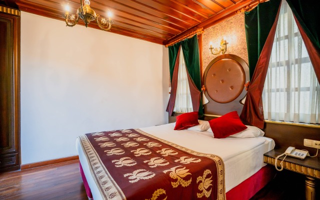 Mediterra Art Hotel