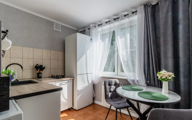 Dvukhkomnatnye V Rybnoy Derevne U Domika Smotritelya Apartments