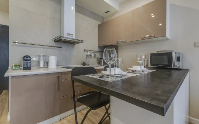 Apartamenty Standartnye s Balkonom i Vidom na Gorod Business Apartments