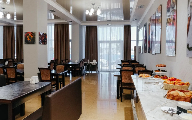 Sedymoye Nebo Hotel