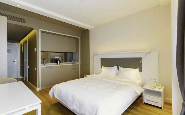 Alliance Palace by Grand City Apartment Hotel