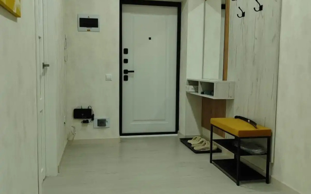 Bolshaya Dvukhkomnatnaya Kvartira V Kaliningrade Flat