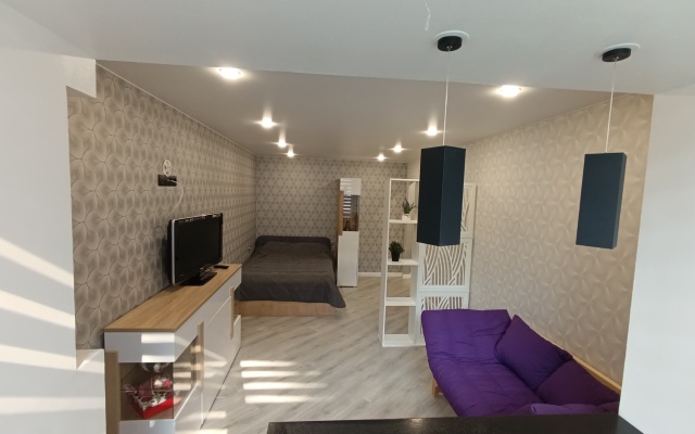 Na Prospekte Pobedy Flat