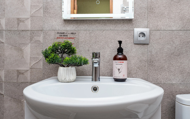KeyGo #0165 1 Bedroom City Center Saryan Street Apartments