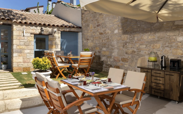 Eflin Haus Historical Place & Monument Hotel