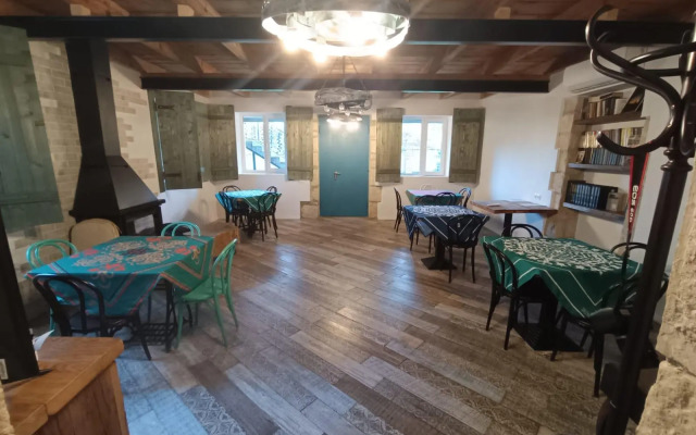 Отель Sazano Wine Cellar