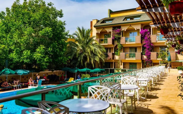 Ambassador Plaza Hotel