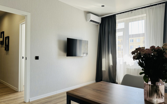 Апартаменты на Летчика Позднякова