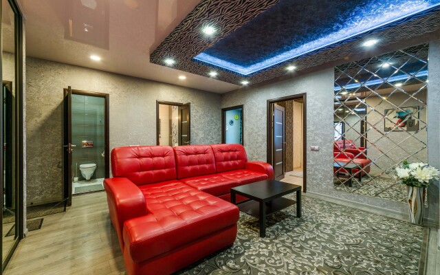 3-komnatnye HomeApart Skryganova, 4B Apartments