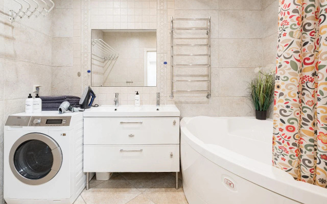 Апартаменты возле метро Автозаводская. 4 станции до центра. Парковка.