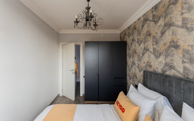 Key #0081, 1 Bedroom, Near English Park Apartments