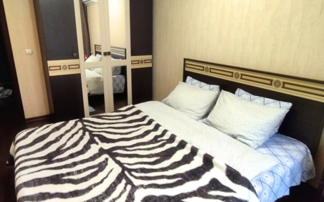 Kvartira Na Oktyabryskoy 215/1 Apartments