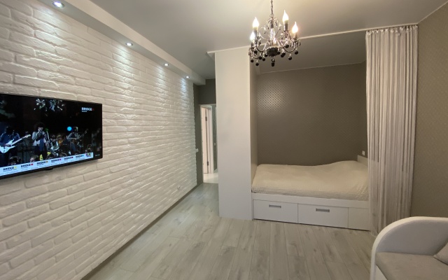 Royal Red Apartment U Korolevskikh Vorot Flat