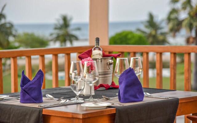 Breeze Pasikudah Resort Hotel