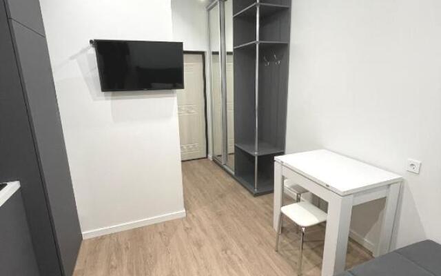 Leont Apartments