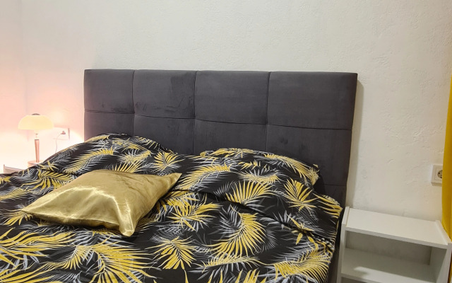 Vozle Plyazha Ogonek Flat