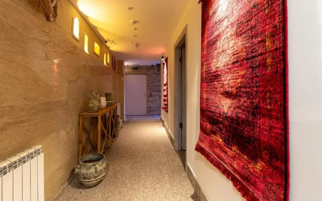 Отель Palm Tbilisi Boutique Hotel