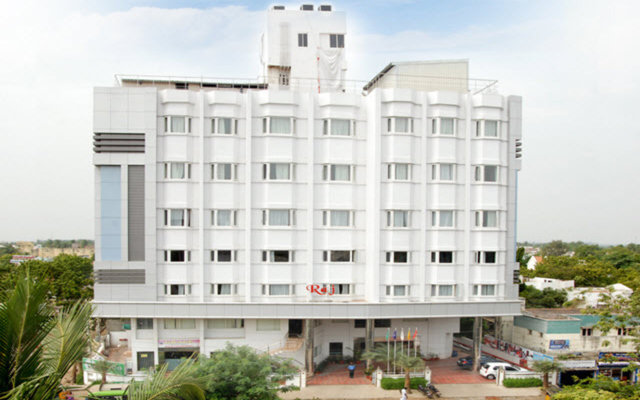 Отель Raj