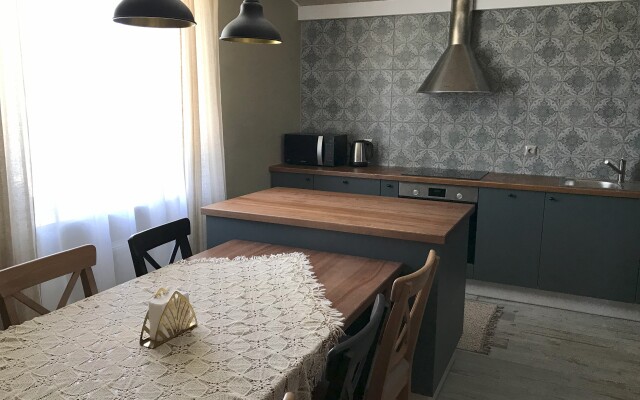 Апартаменты с 3 спальнями в частном доме