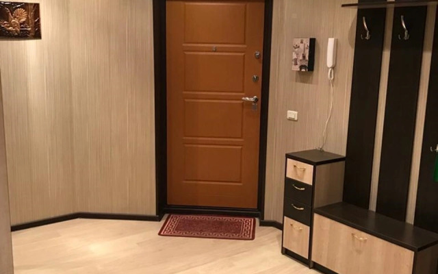 Квартира с Хорошим Ремонтом в Районе ЦУМ