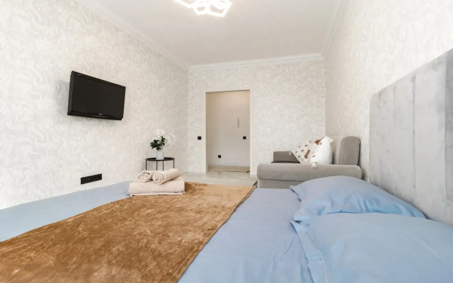 Svetlye Ryadom S Khanshatyrom Apartments