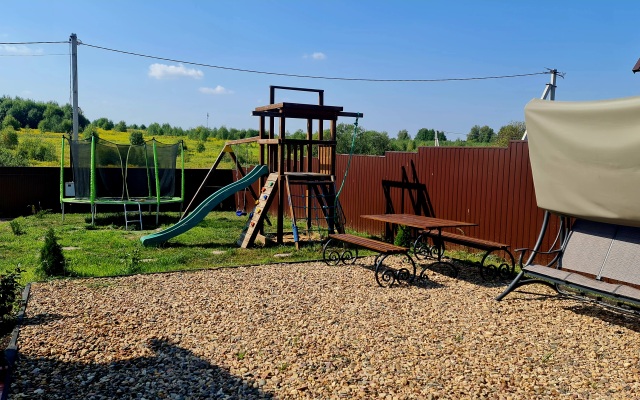 S Krasnym Zalom Private house