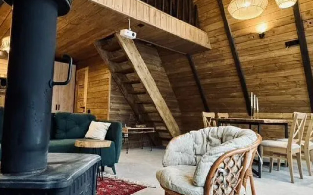 Zelyonyj Dom A-Freym Glamping