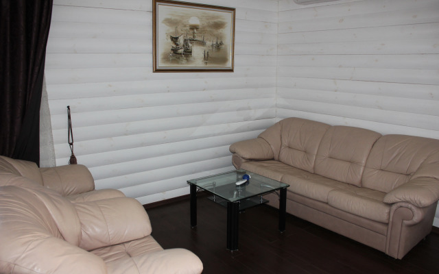 Частный Дом на Берегу Моря с Бассейном