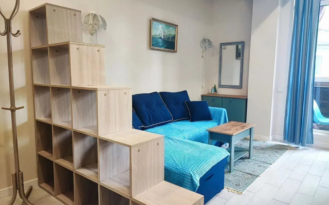 S Lodzhiey i Vidom na Les Flat