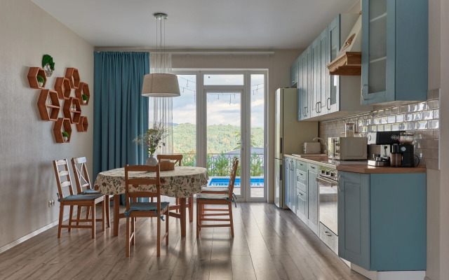 Вилла Усадьба Высокое с Панорамным Видом и Бассейном