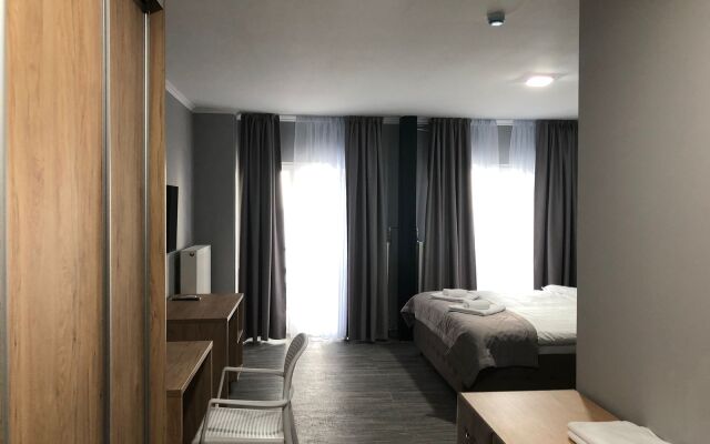 Port Hotel