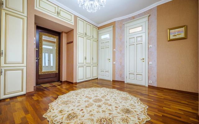 Апартаменты Роскошная квартира Классика с видом на парк
