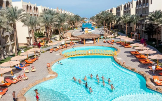 El Karma Aqua Beach Resort