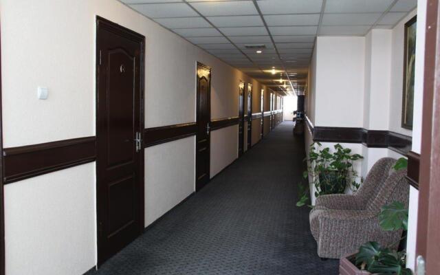 Kenigavto Hotel