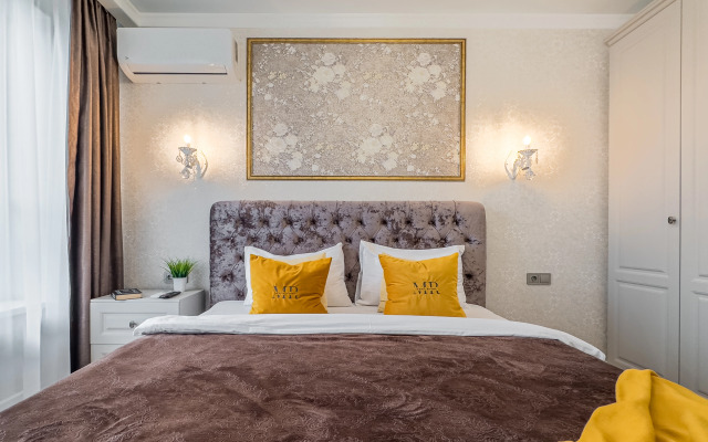 Dizaynerskiye Apartamenty v ZhK Romanov