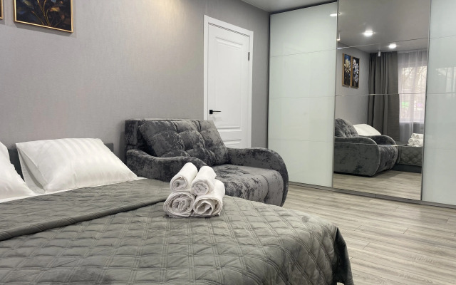 Апартаменты Светлые и уютные в центре Аксая