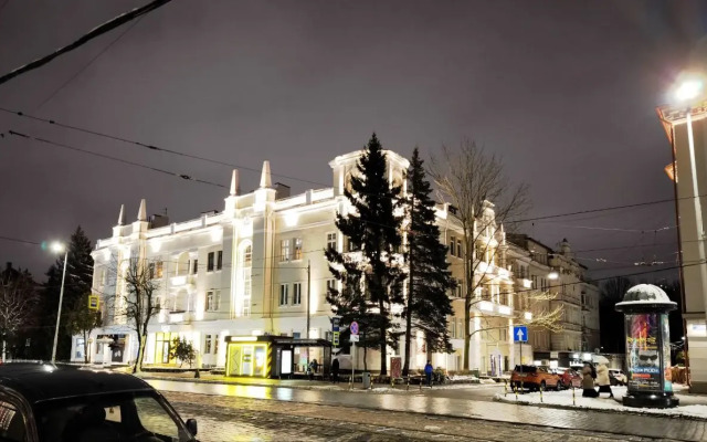 V Tsentre U Parka Luizy Flat