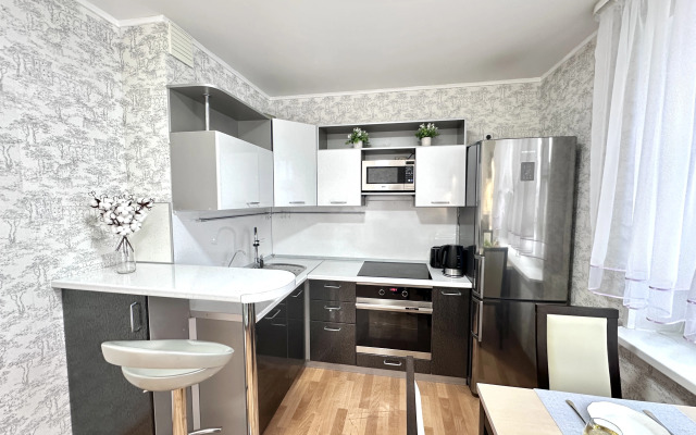 Odnokomnatnaya Dlya Komandirovki I Semeynogo Otdykha S Bolshoy Kukhney Flat