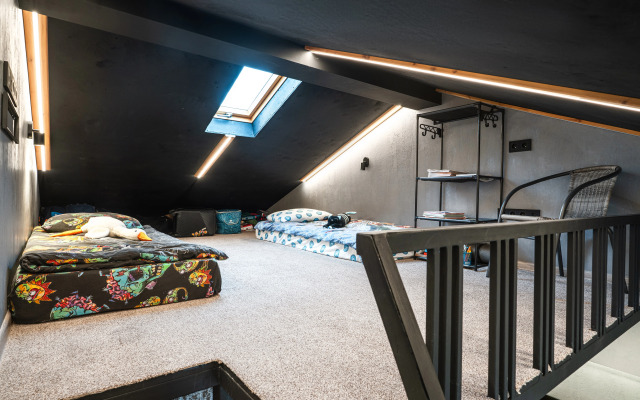 V Klubnom Komplekse s Basseynom Flat