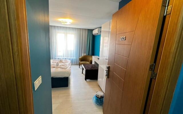 Отель Moon Blue