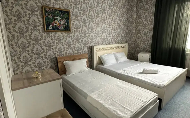Mazhor Hotel